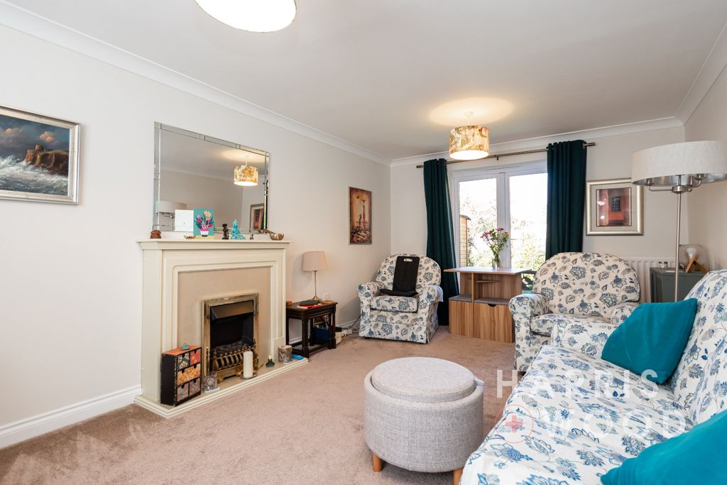 Property photo 2 of 25 4082435