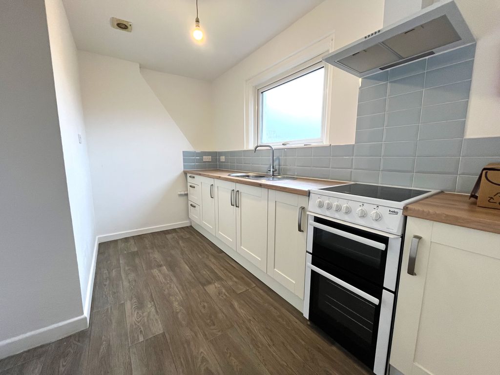 Property photo 1 of 6 Kitchen