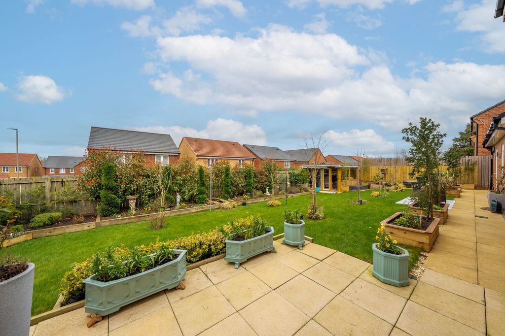 Property photo 3 of 31