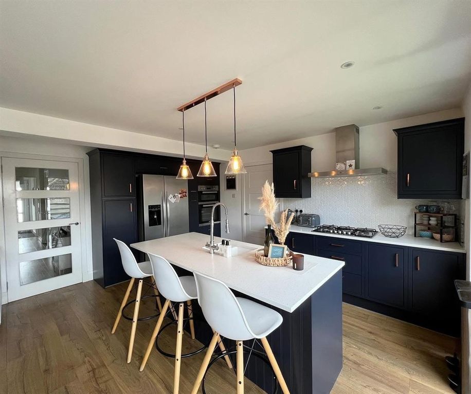 Property photo 3 of 29 Thumbnail_Img_3103.Jpg