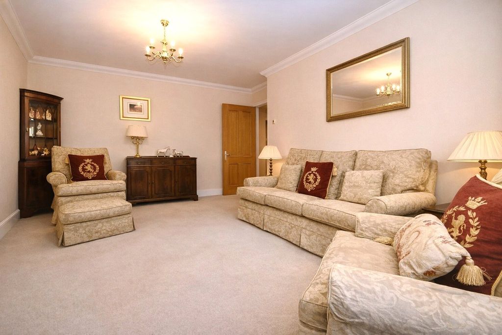 Property photo 2 of 15 Picture No. 16