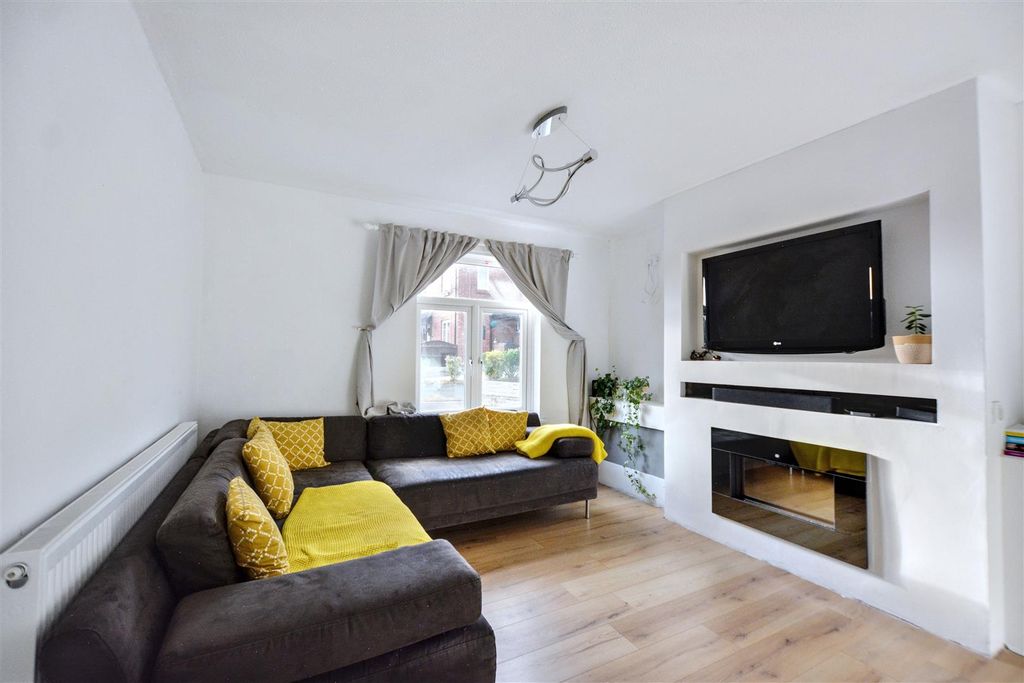 Property photo 1 of 20 Lounge_1.Jpeg