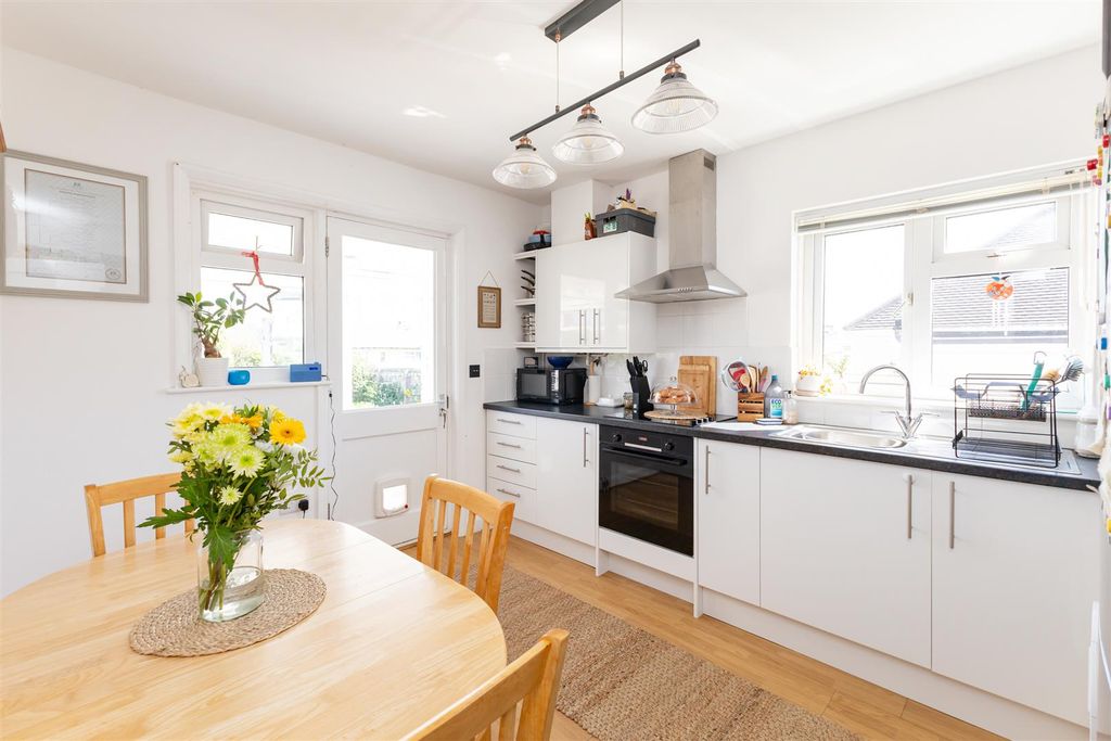 Property photo 3 of 25 Untitled-1222.Jpg