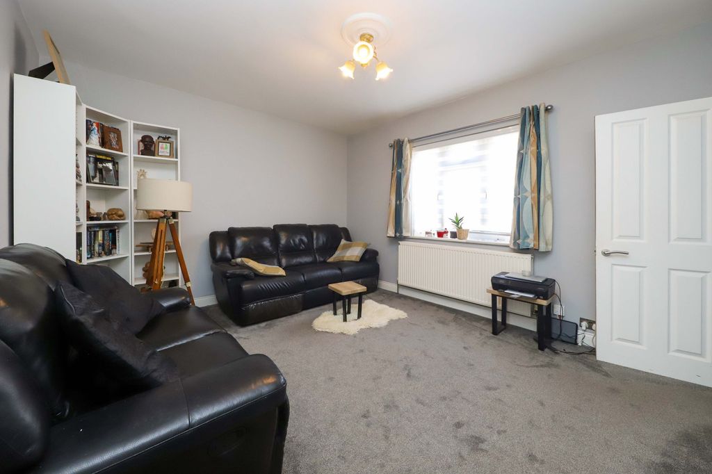Property photo 3 of 15