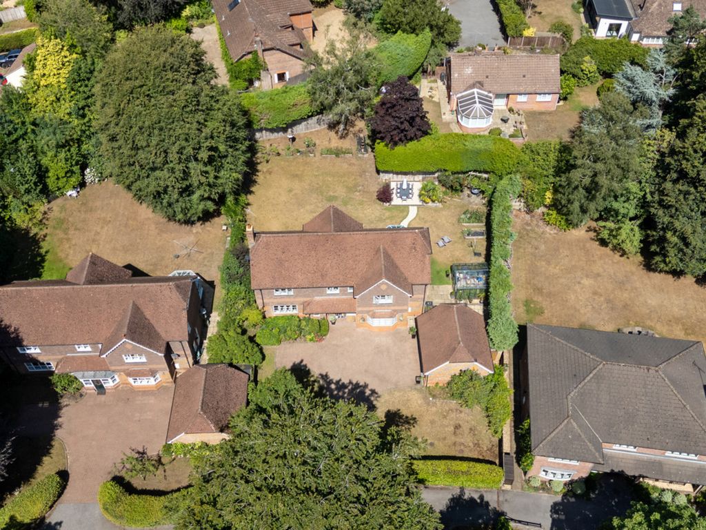 Property photo 2 of 25