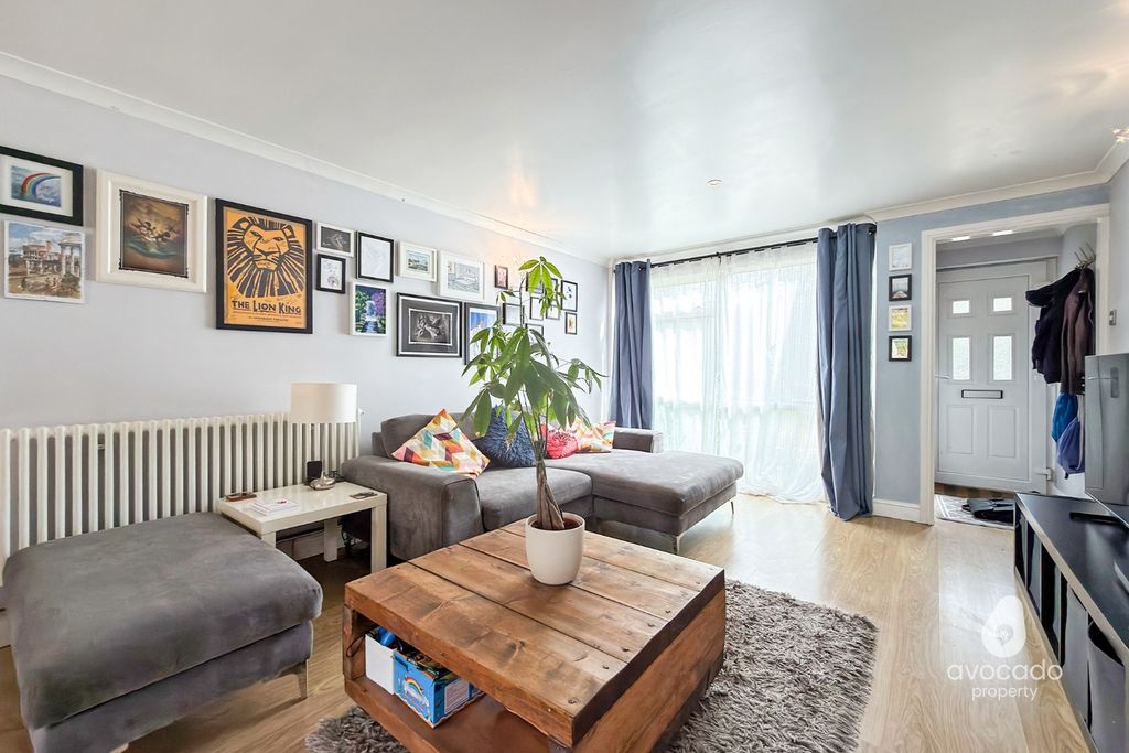 Property photo 2 of 15 4960923