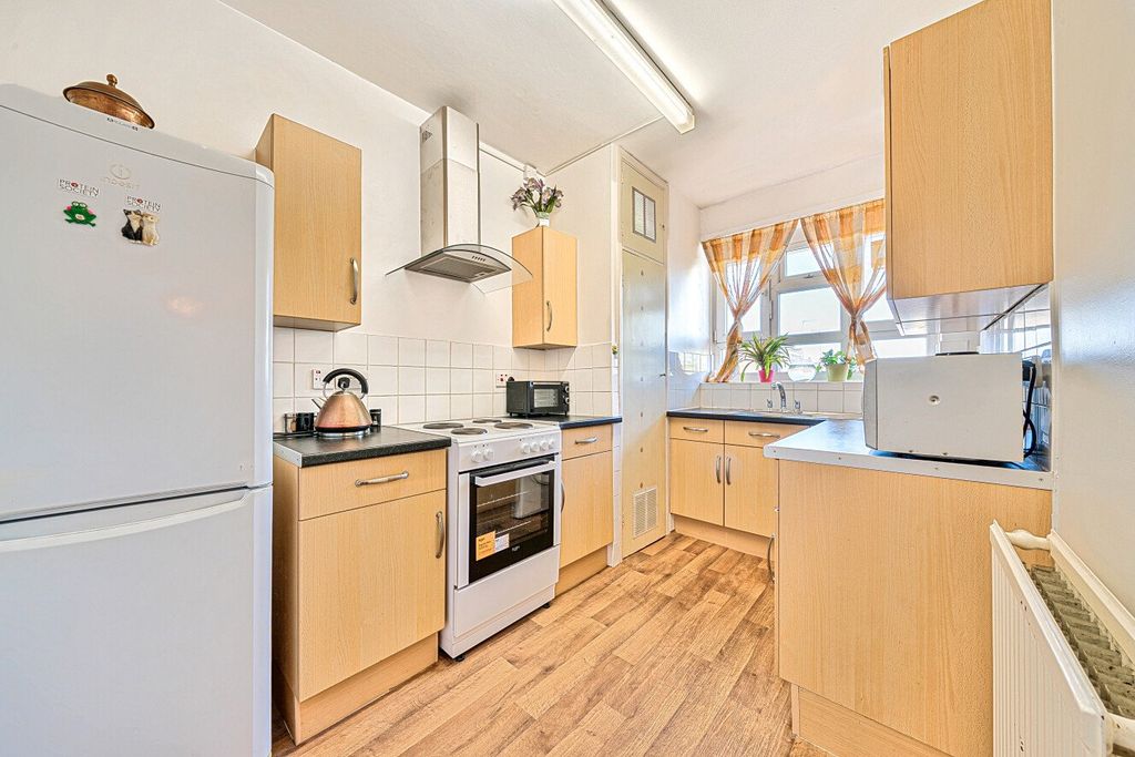 Property photo 3 of 17 Picture No. 14