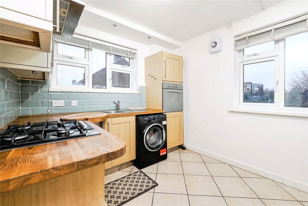 Property photo 3 of 14 Picture No. 15