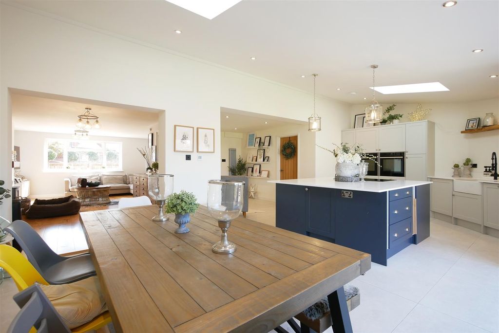 Property photo 2 of 13 Open-Plan Kitchen/Dining Room