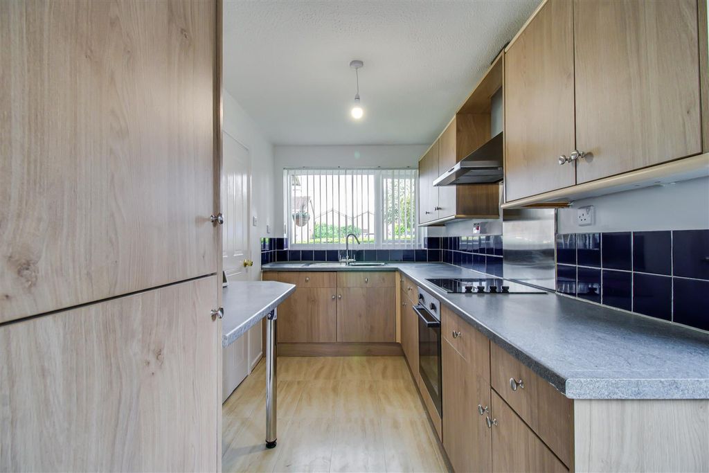 Property photo 2 of 12
