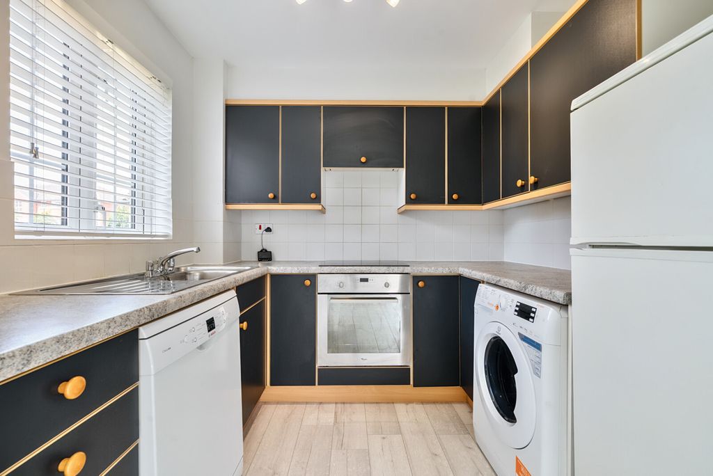Property photo 3 of 15 Kitchen