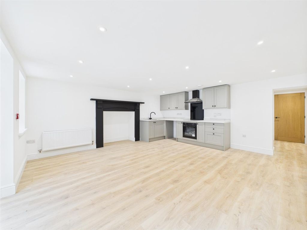 Property photo 1 of 9 Cam02742G0-Pr0031-Still010.Jpg