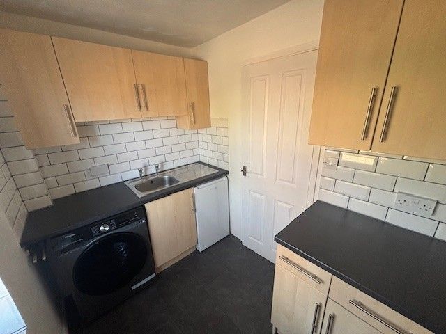 Property photo 2 of 9 Bedroom