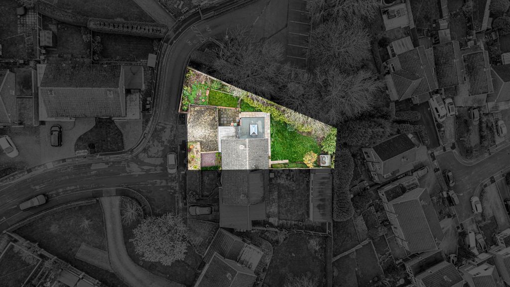 Property photo 2 of 28