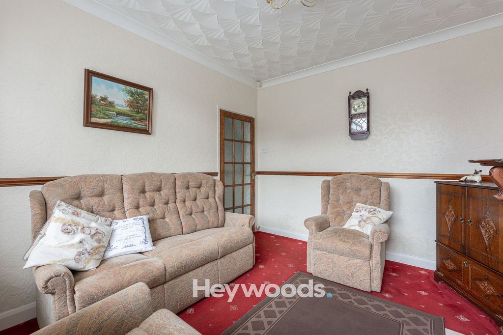 Property photo 3 of 28