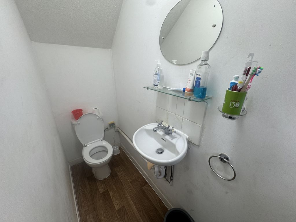 Property photo 3 of 7 Gallery