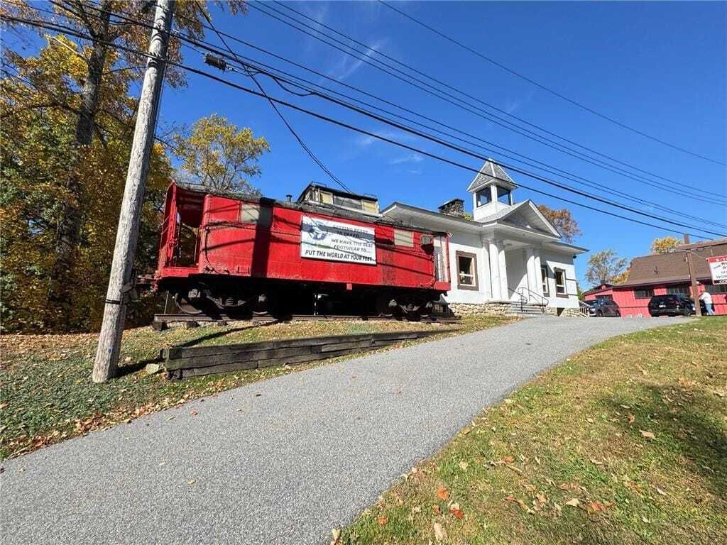 Property photo 3 of 10 <Alttext/>