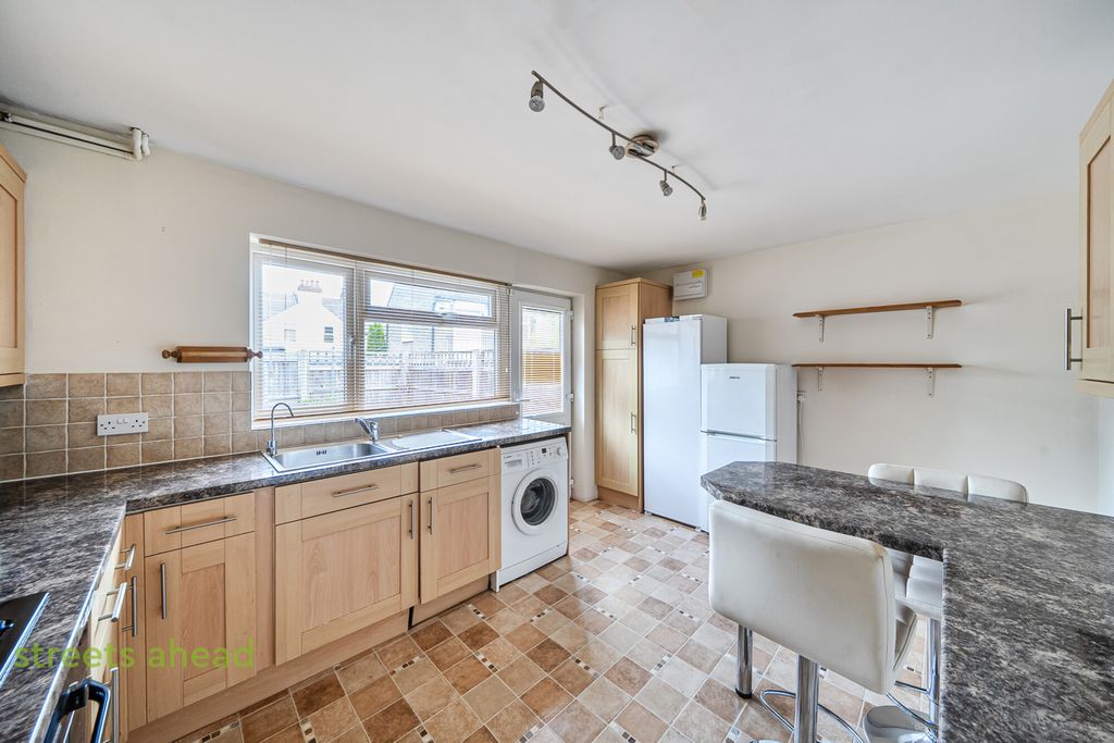 Property photo 3 of 13 7Df57E4c-A942-43c...