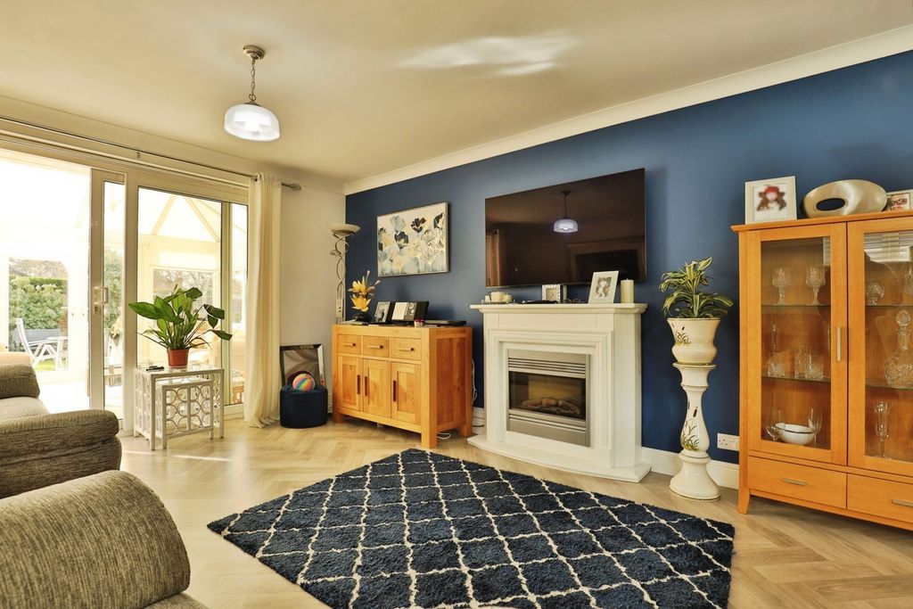 Property photo 3 of 15 Pbox-Img.Jpg