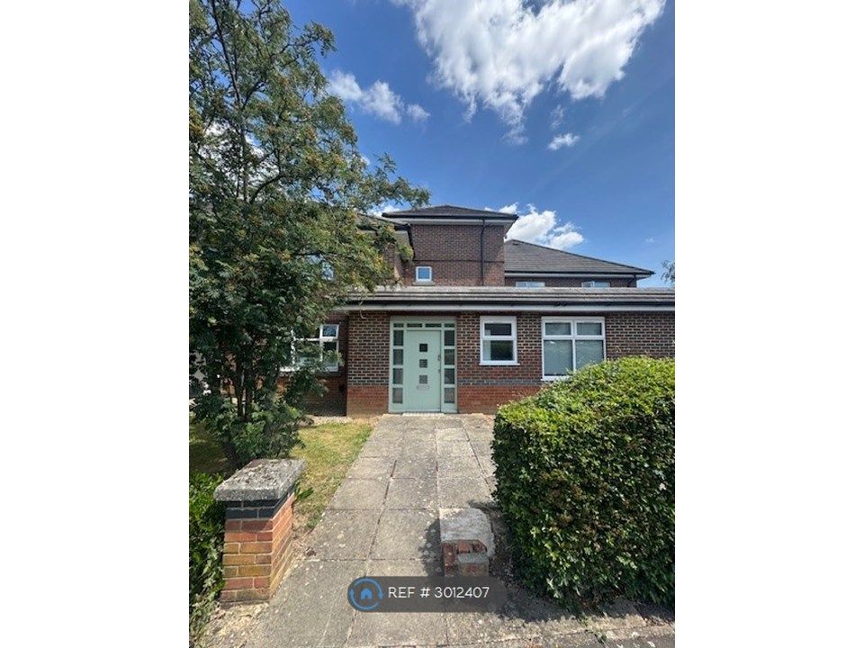 Property photo 2 of 31