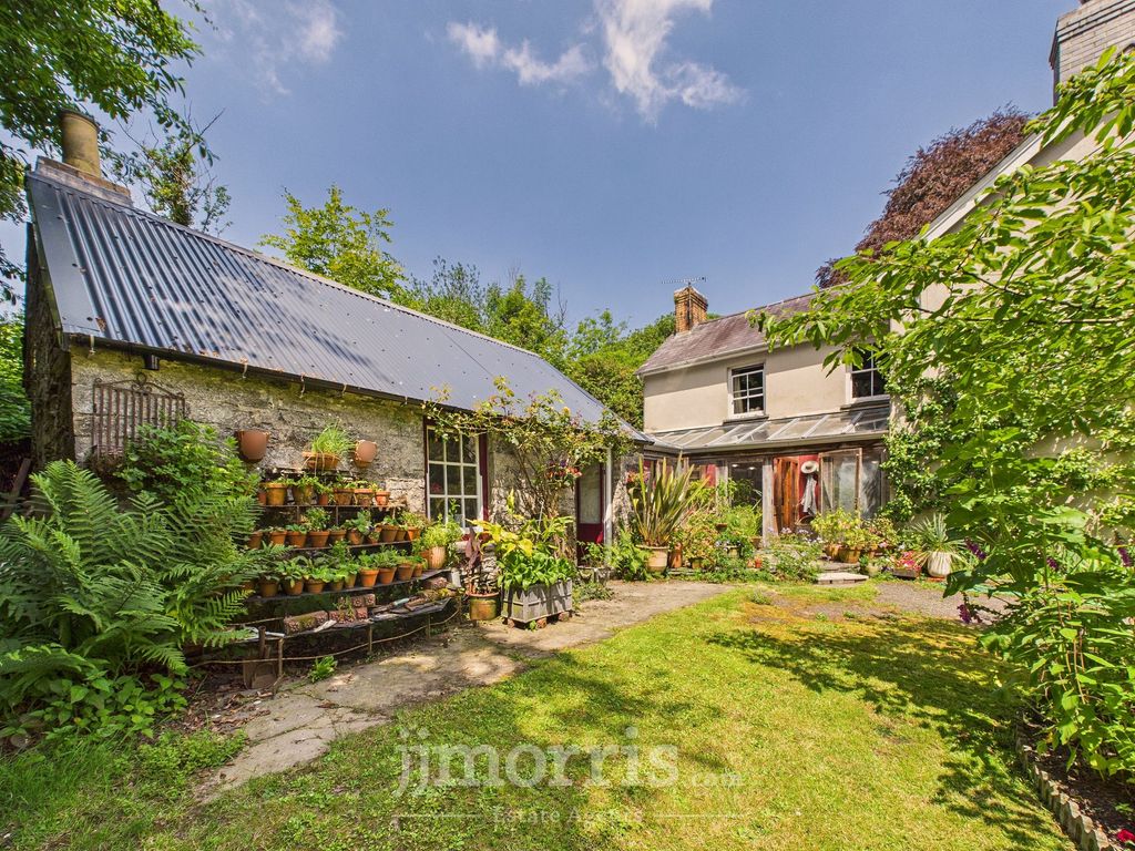 Property photo 3 of 87