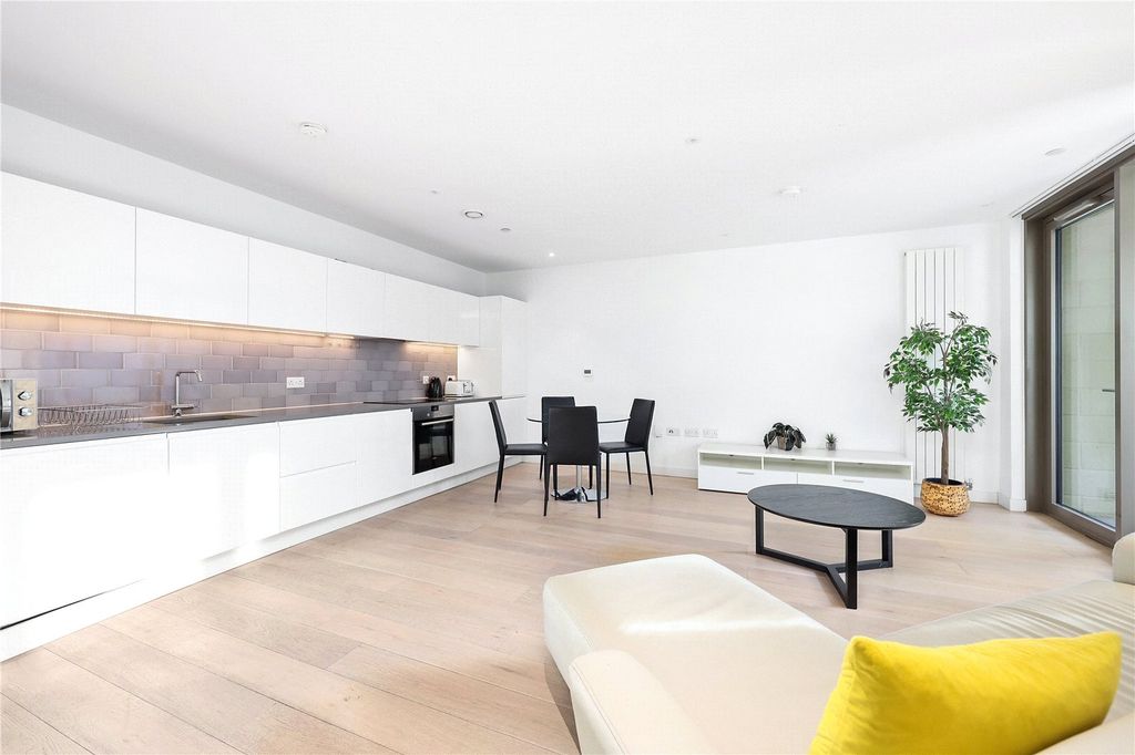 Property photo 1 of 18 Picture No. 23