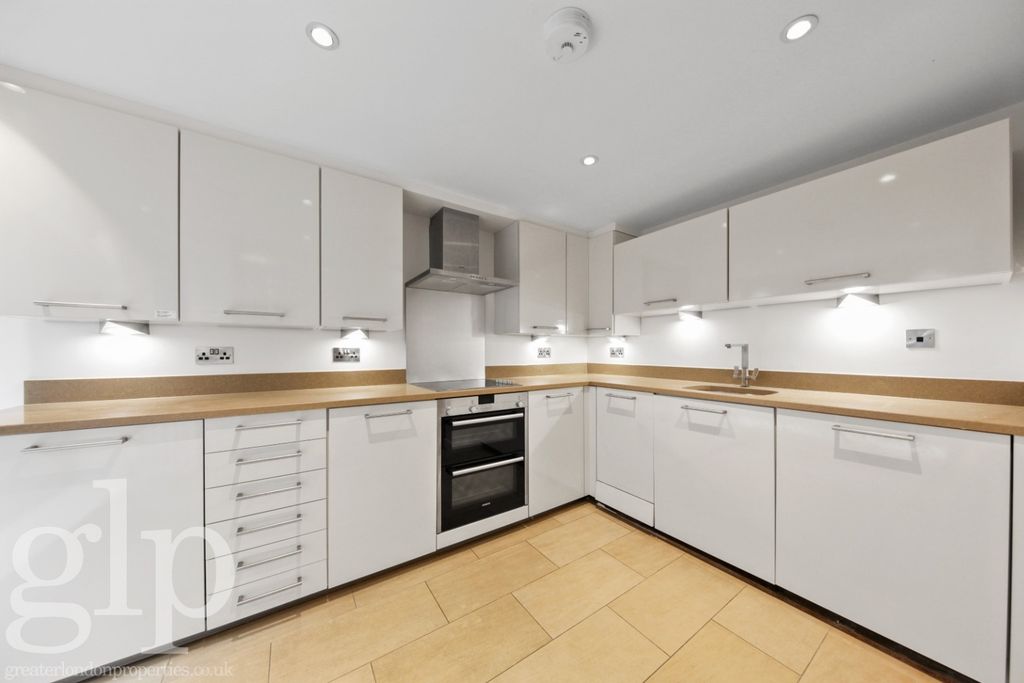 Property photo 2 of 15 995433