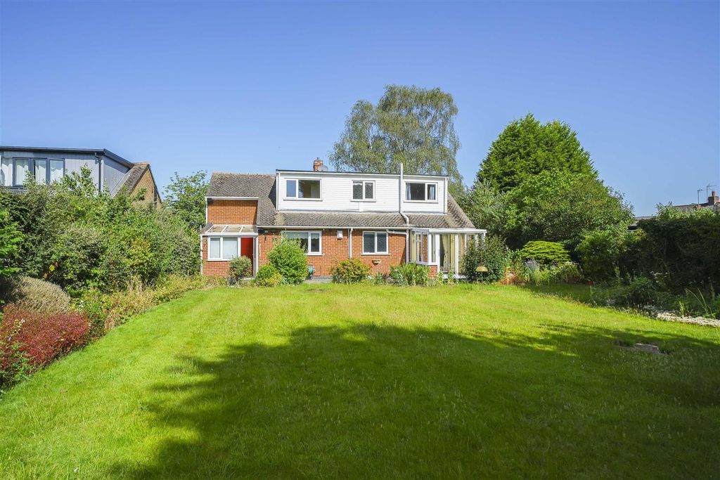 Property photo 2 of 31 2