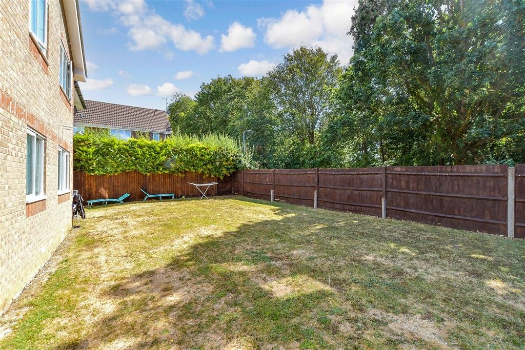 Property photo 2 of 8 Communal Gardens