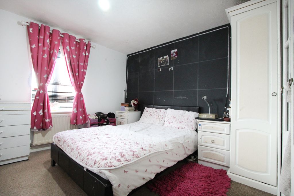 Additional image 19 of 5 bed detached house for saleNorfolk Place, Grays RM16