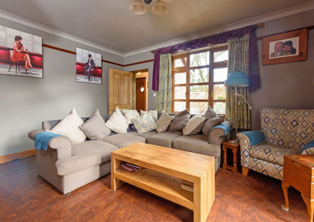 Property photo 3 of 33