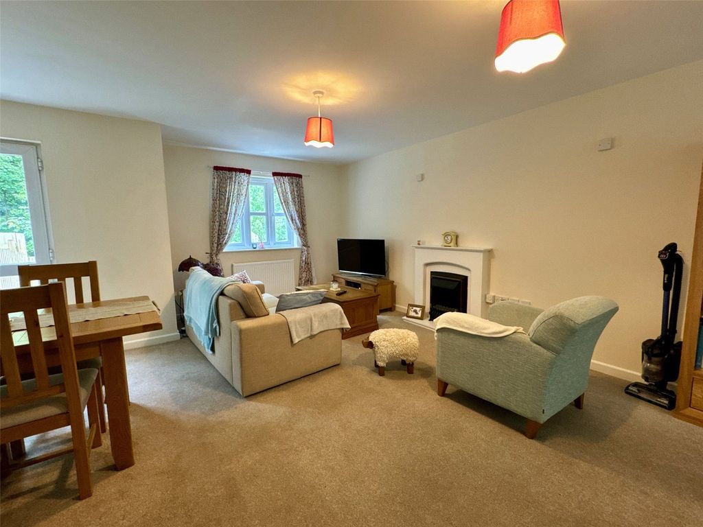 Property photo 3 of 15 Picture No. 11