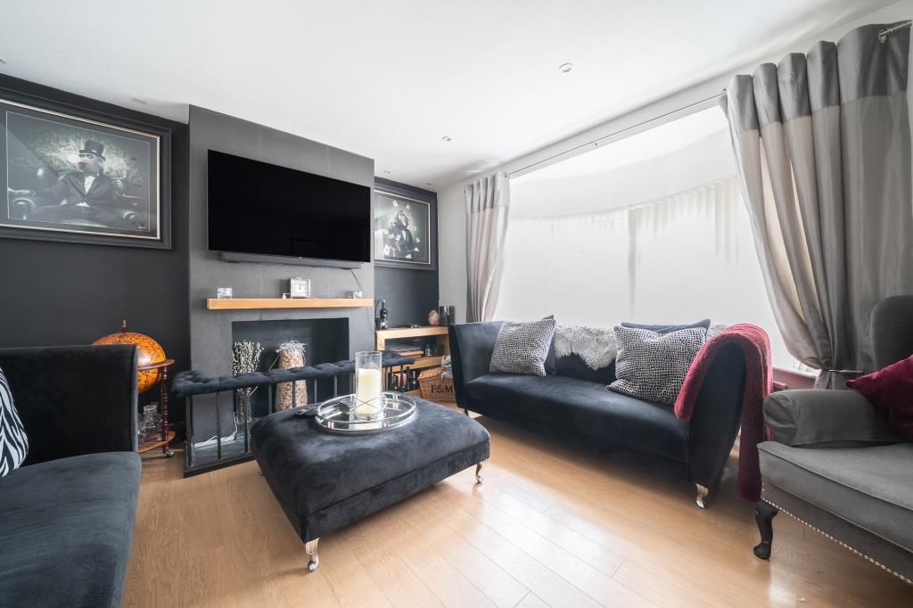 Property photo 3 of 25 Reception