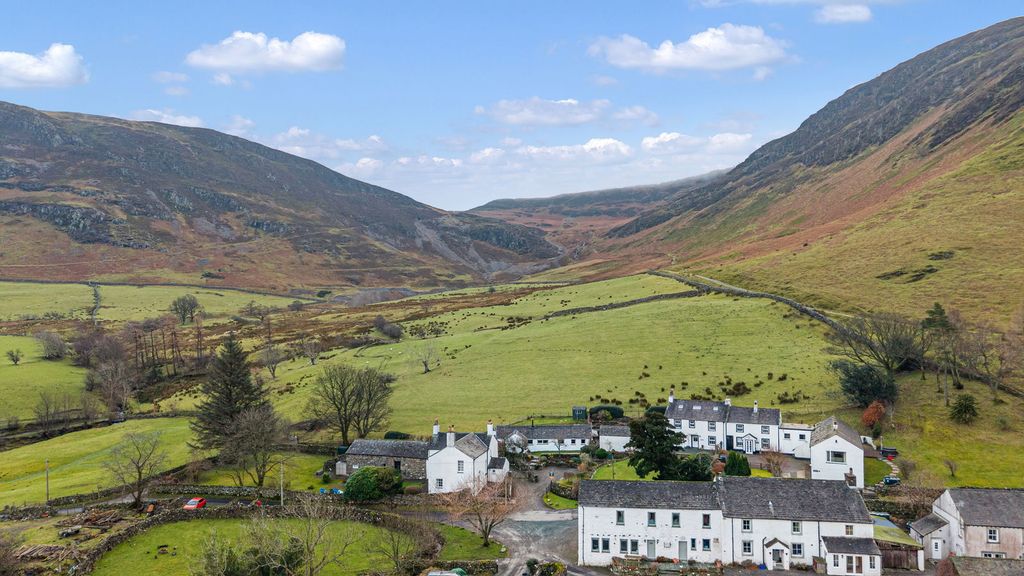 Property photo 2 of 38