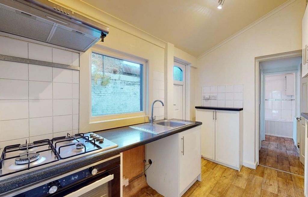 Property photo 3 of 15 Picture 3