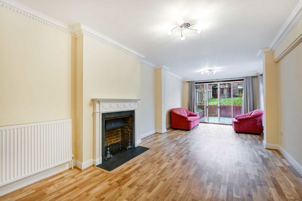 Property photo 2 of 8