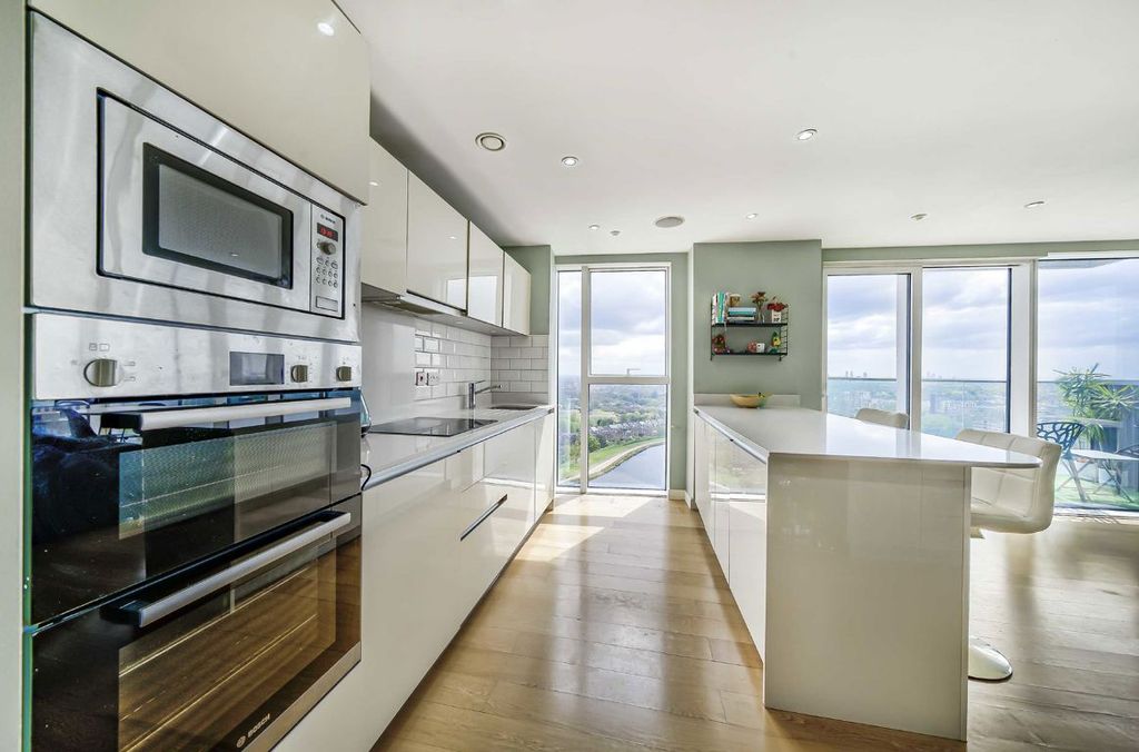 Property photo 3 of 8