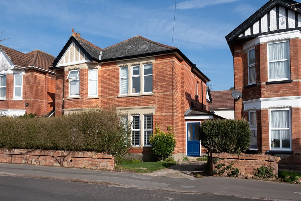 Property photo 1 of 24