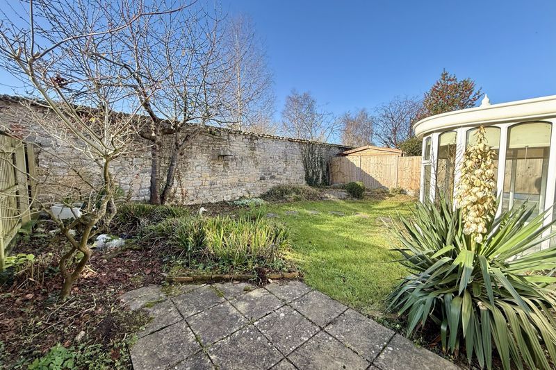 Property photo 2 of 13 Garden