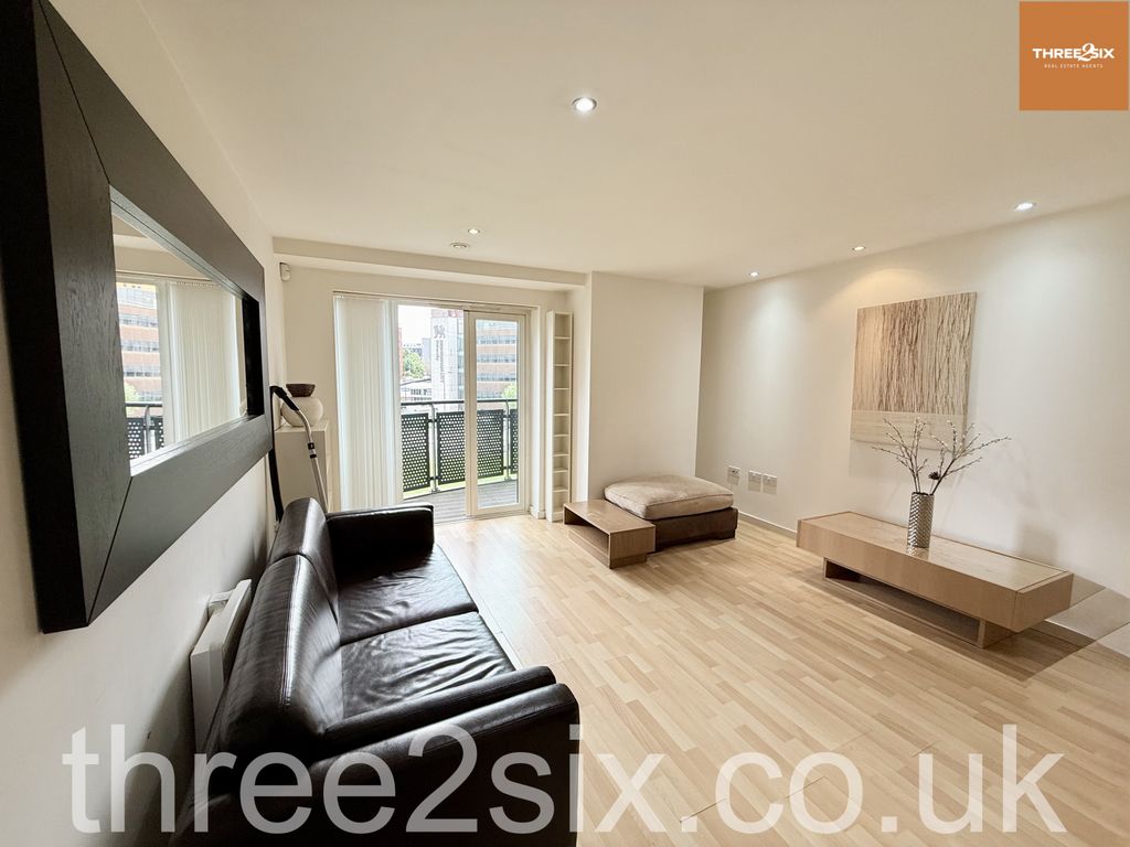 Property photo 2 of 7 Lounge