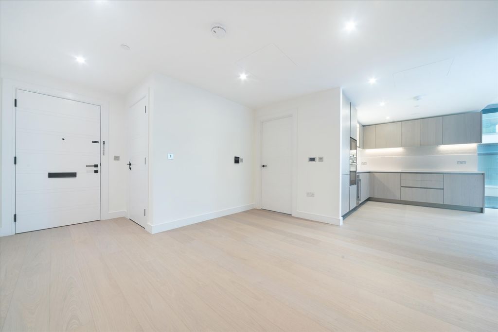 Property photo 2 of 13 Image