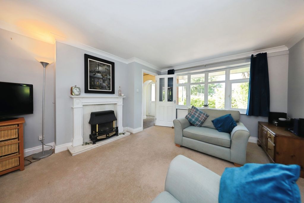 Property photo 3 of 21 Sitting Room