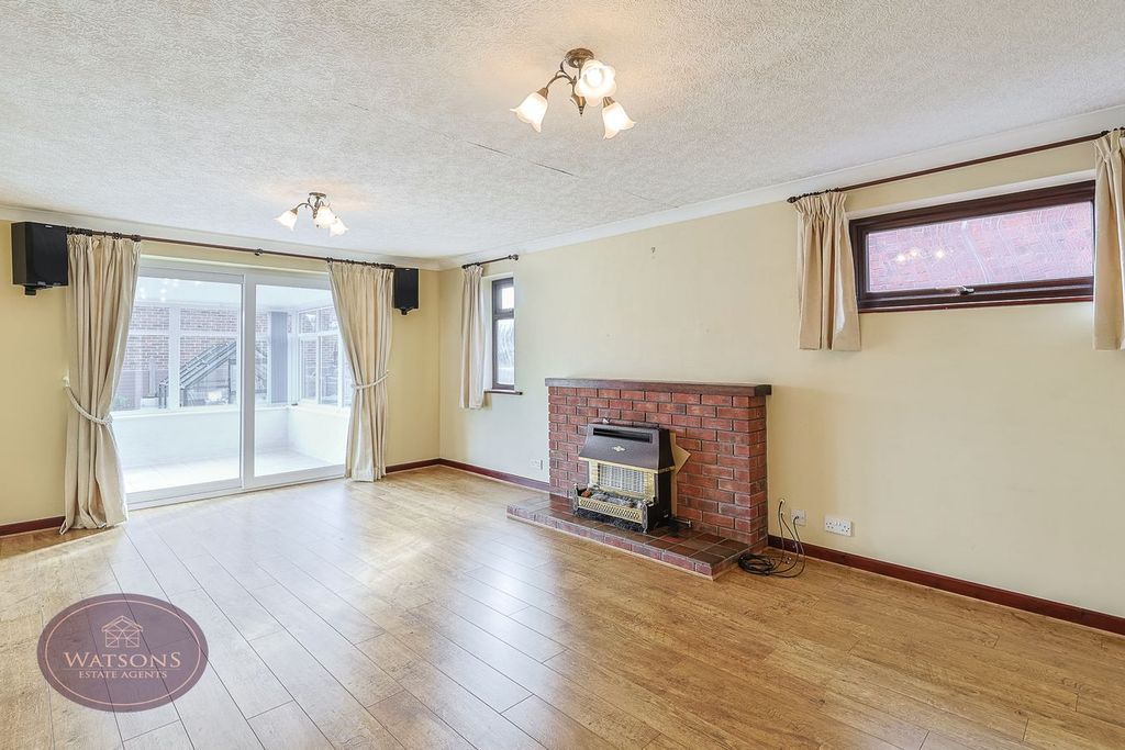 Property photo 3 of 23