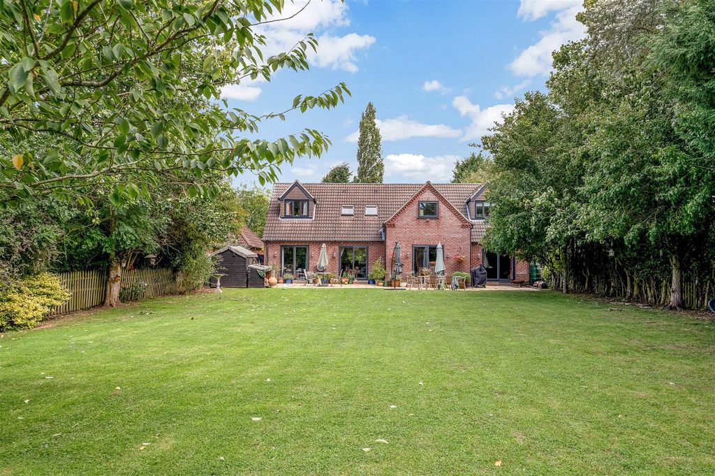 Property photo 2 of 42 94 Grantham Road Web Ph-27.Jpg