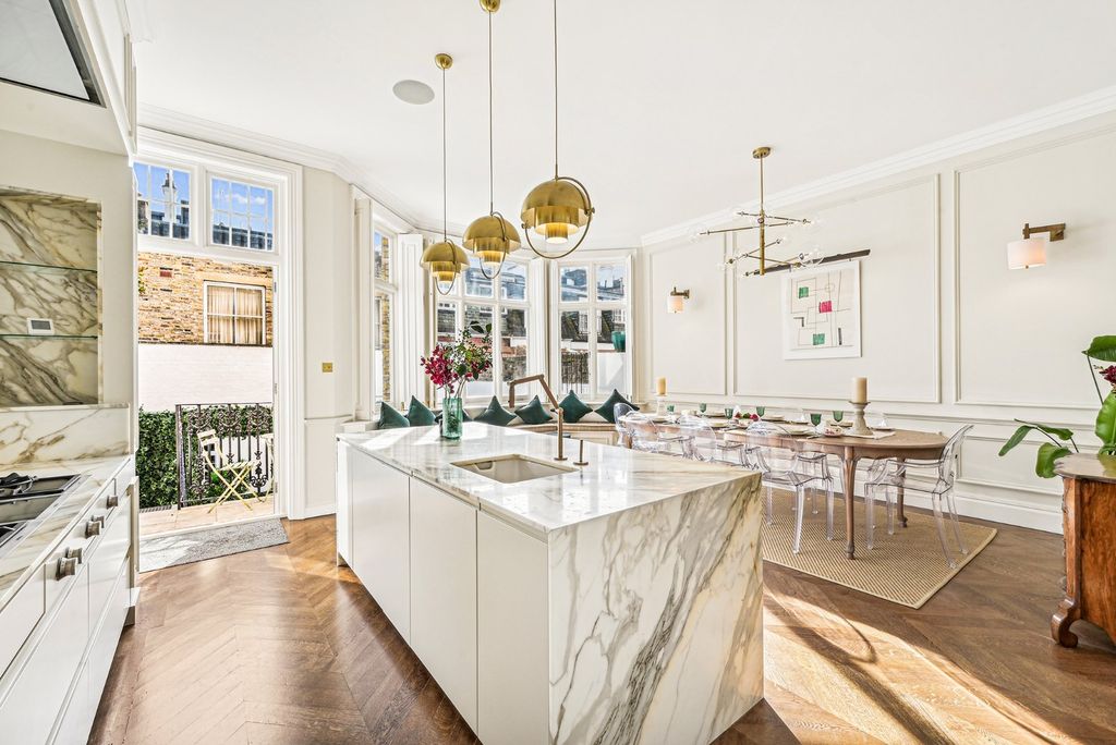 Property photo 1 of 15 Kitchen
