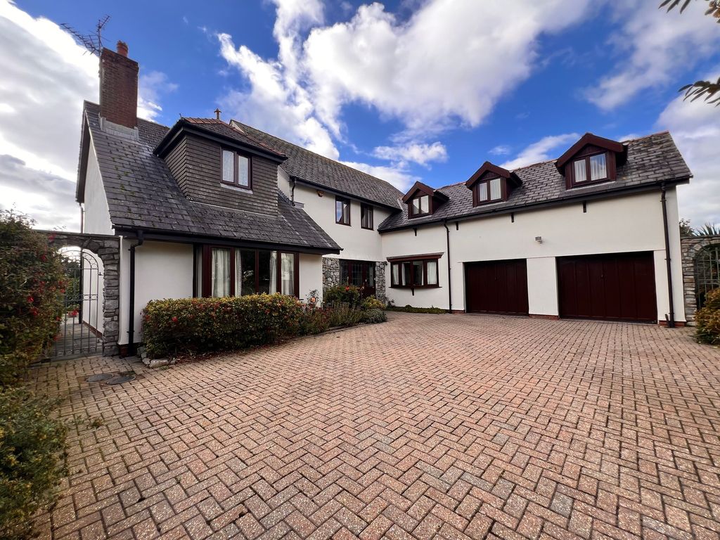 Property photo 1 of 45