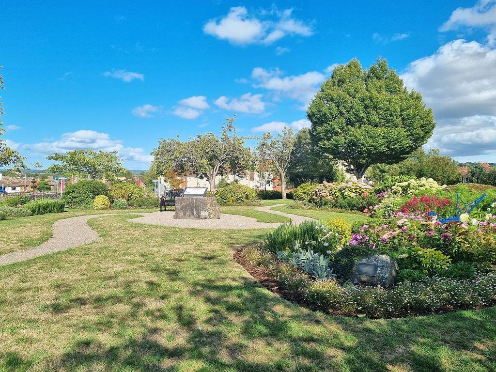 Property photo 2 of 12