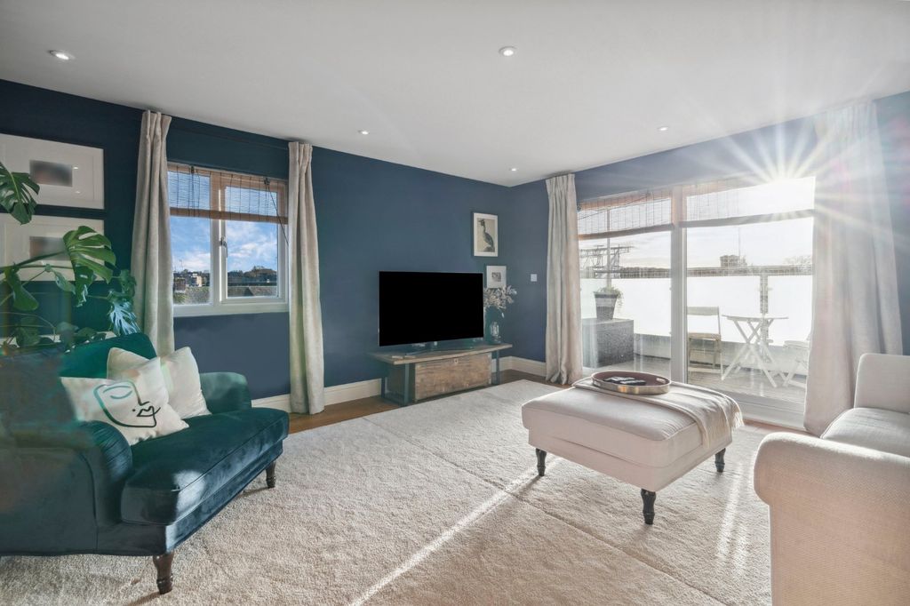 Property photo 2 of 6 Picture No. 18