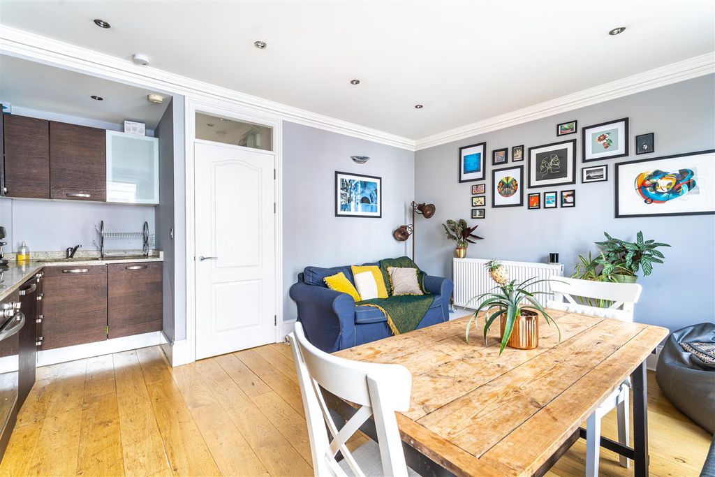 Property photo 2 of 8 04.Jpg