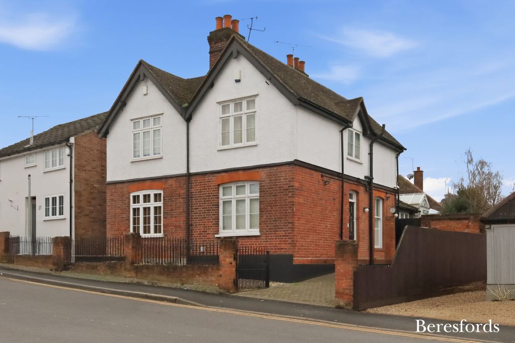 Property photo 1 of 20 Front